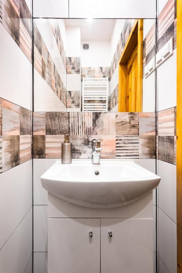 Classy Old Town Apartment - By Upstairs Krakov Exteriér fotografie