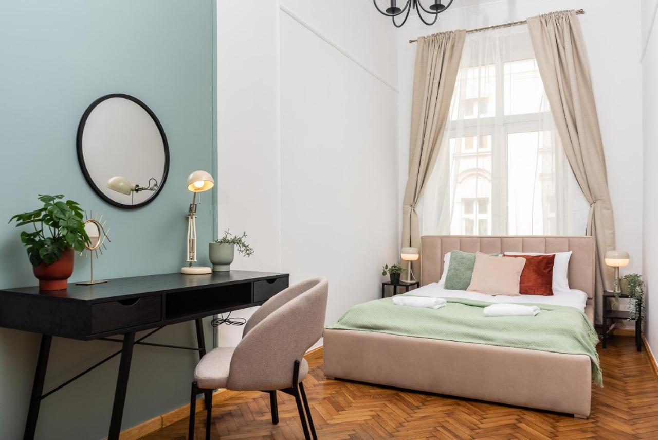 Classy Old Town Apartment - By Upstairs Krakov Exteriér fotografie