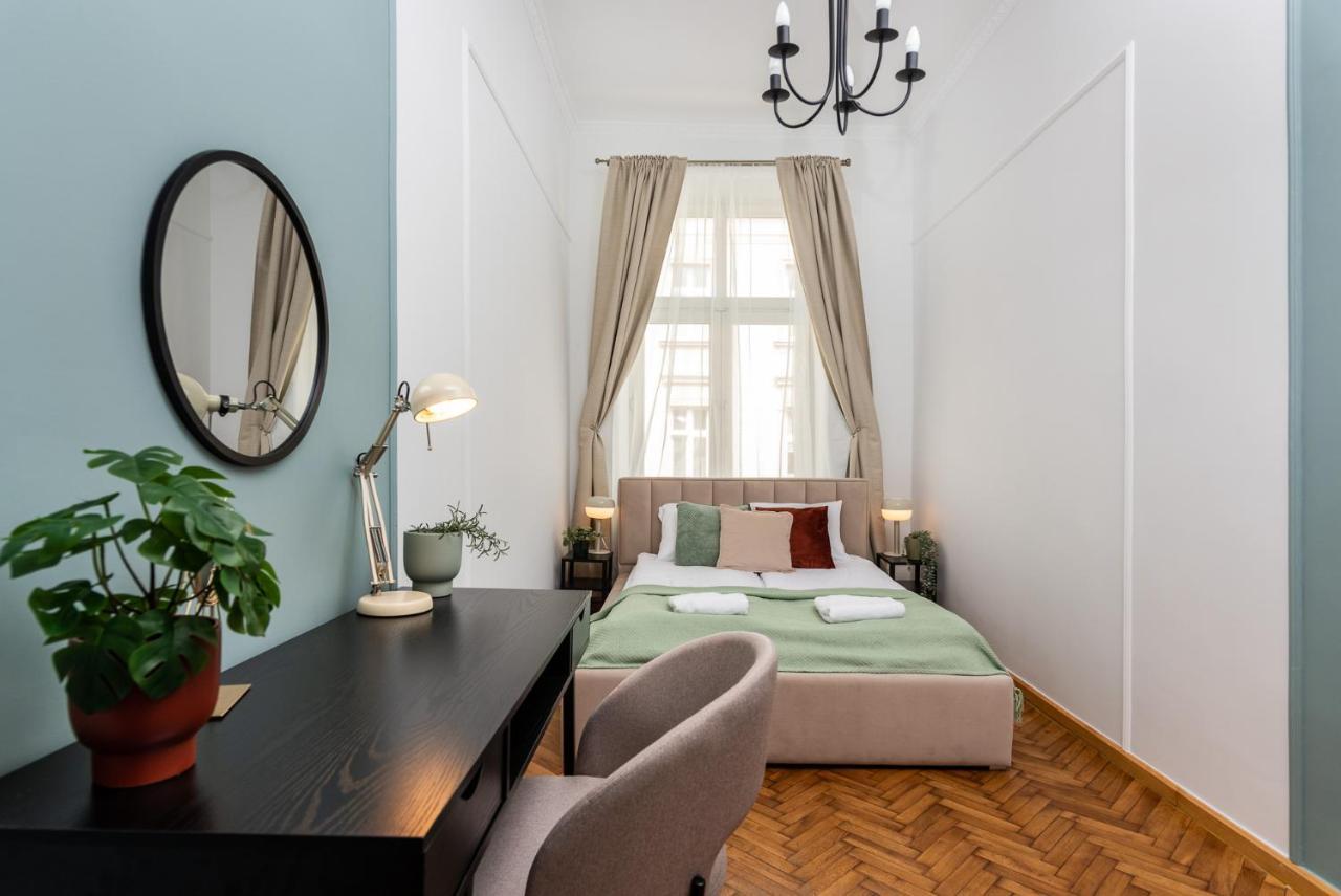 Classy Old Town Apartment - By Upstairs Krakov Exteriér fotografie